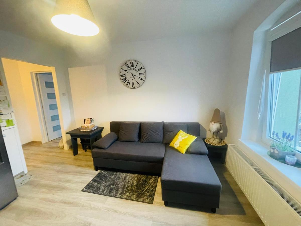 Apartament Oliwia Apartment Jelenia Gora Bagian luar foto