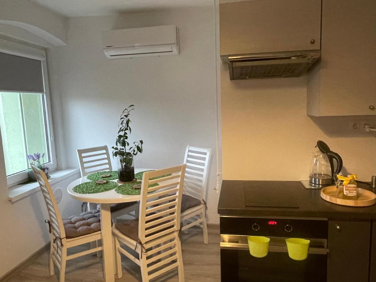 Apartament Oliwia Apartment Jelenia Gora Bagian luar foto
