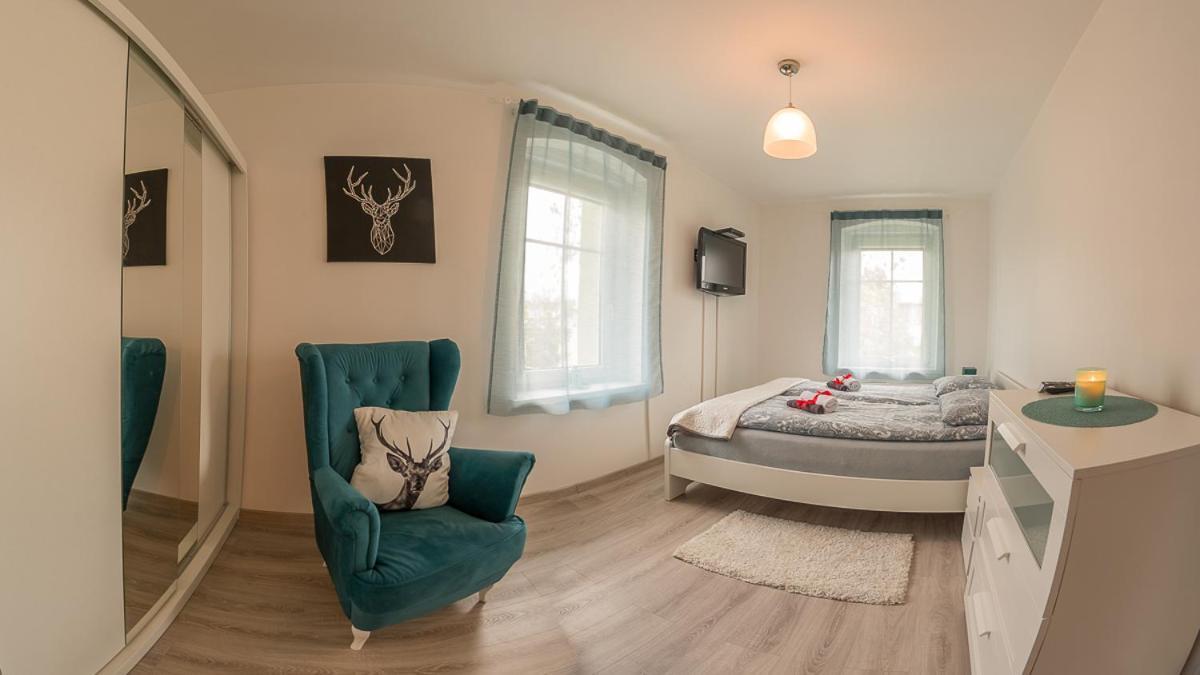 Apartament Oliwia Apartment Jelenia Gora Bagian luar foto